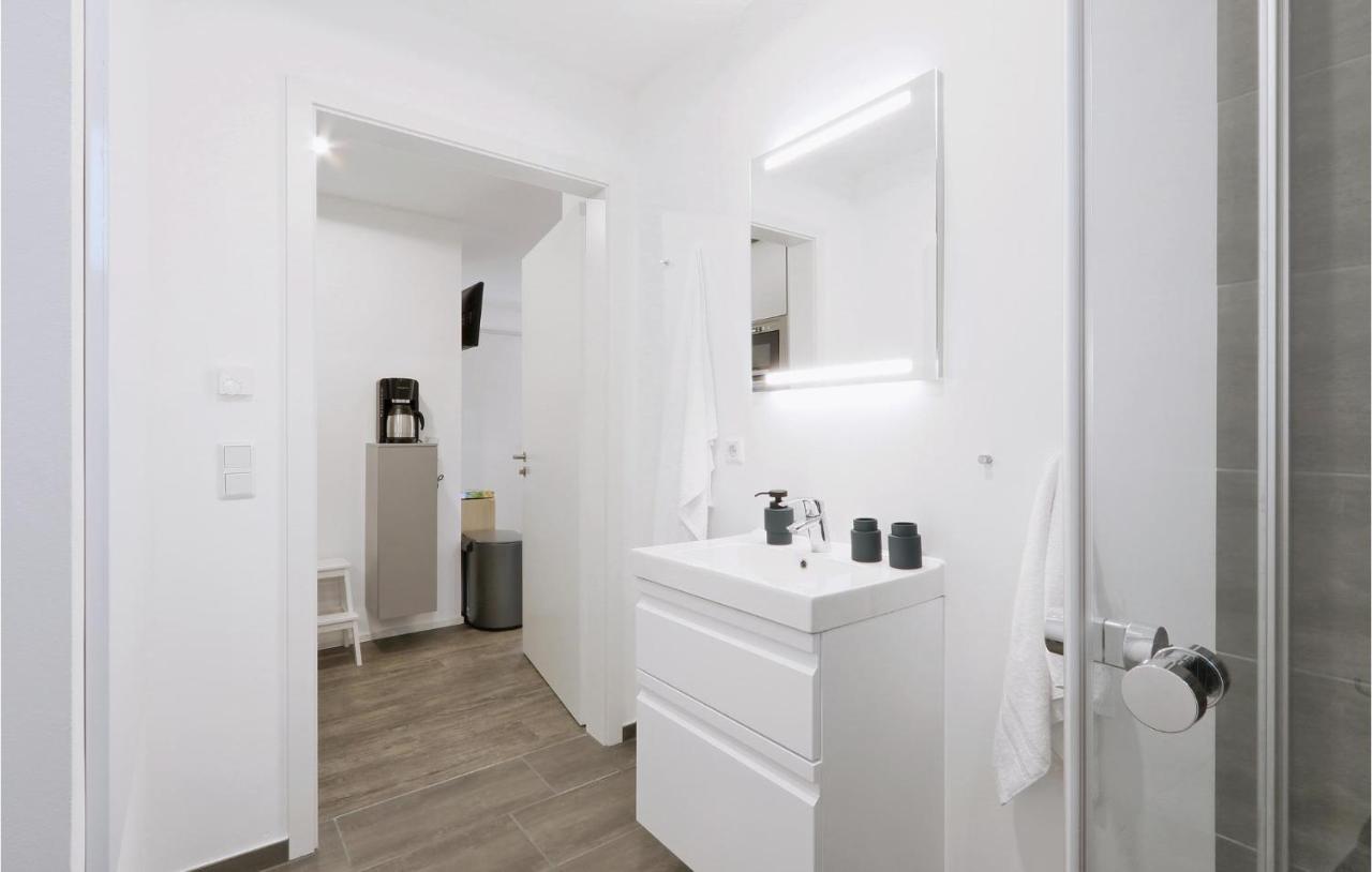 Awesome Apartment In Lembruch-Duemmer See Екстериор снимка